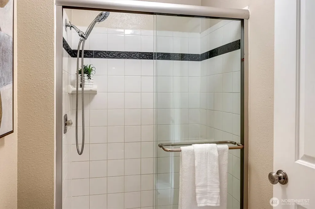 1118 207th Place SE Bothell WA 98012