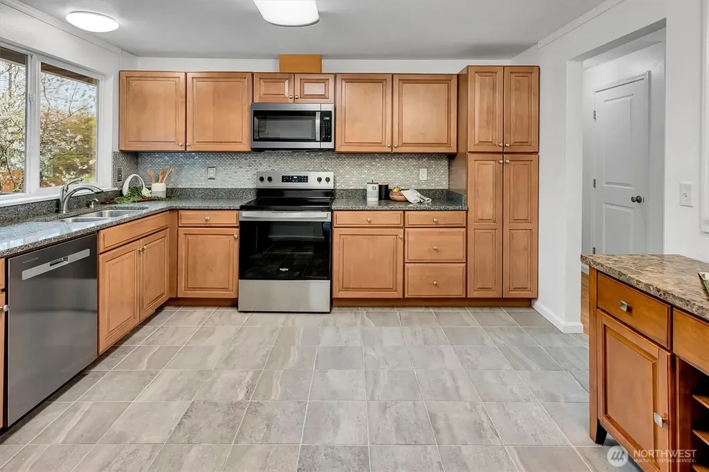 1118 207th Place SE Bothell WA 98012