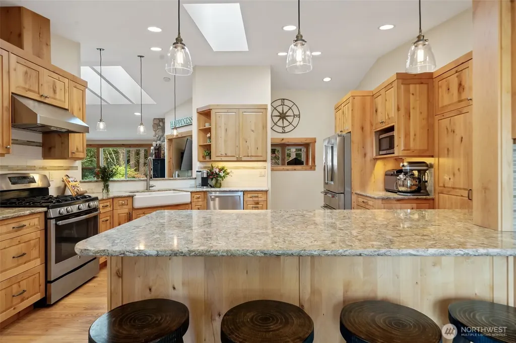 20623 Mainland View Place NE Suquamish WA 98392