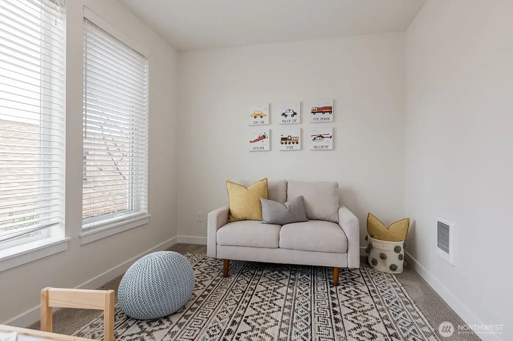 522 N 104th Street Seattle WA 98133