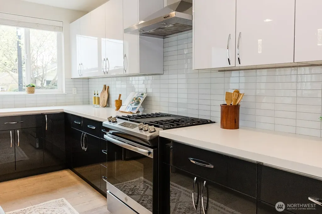 522 N 104th Street Seattle WA 98133