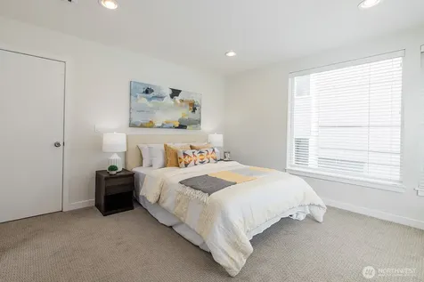 522 N 104th Street Seattle WA 98133