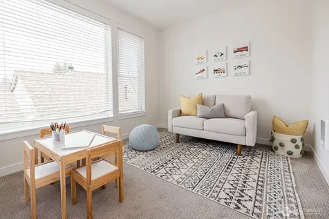 522 N 104th Street Seattle WA 98133