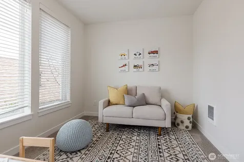 522 N 104th Street Seattle WA 98133