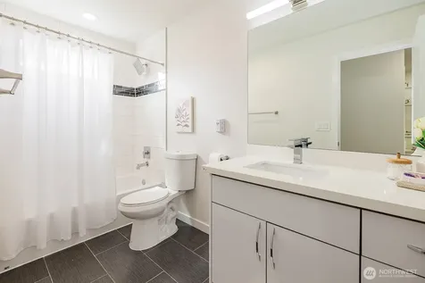 522 N 104th Street Seattle WA 98133