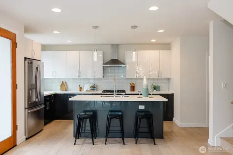 522 N 104th Street Seattle WA 98133