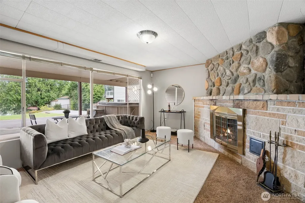 2403 185th Avenue E Lake Tapps WA 98391