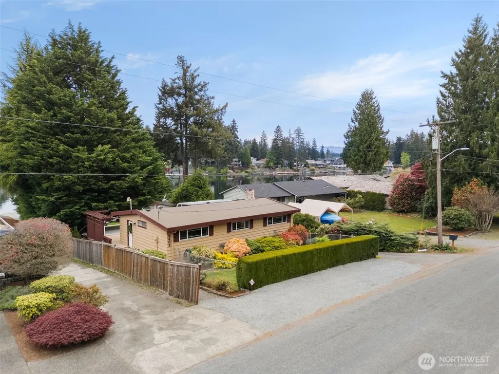 2403 185th Avenue E Lake Tapps WA 98391