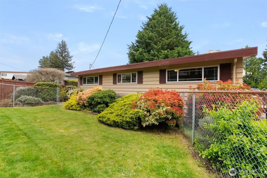 2403 185th Avenue E Lake Tapps WA 98391