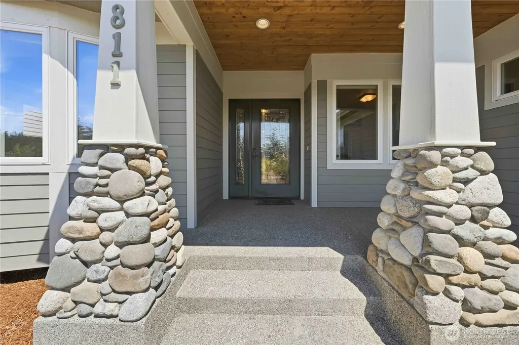 811 Medsker Road Sequim WA 98382