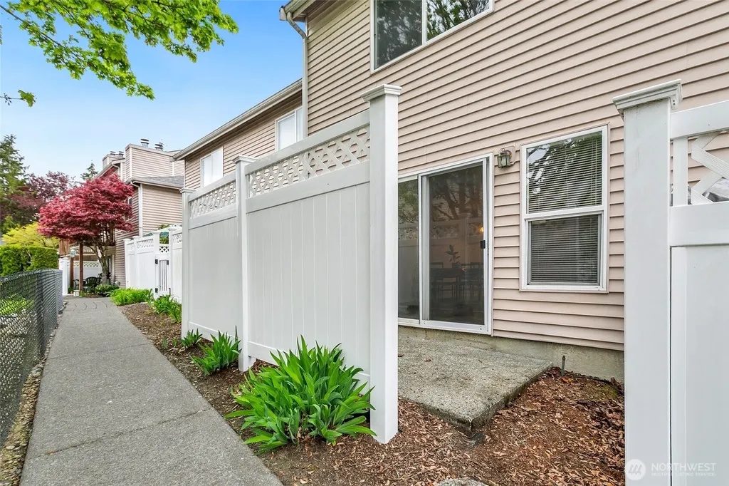 1825 S 330th Street Federal Way WA 98003