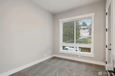 7574 S 130th Place Seattle WA 98178