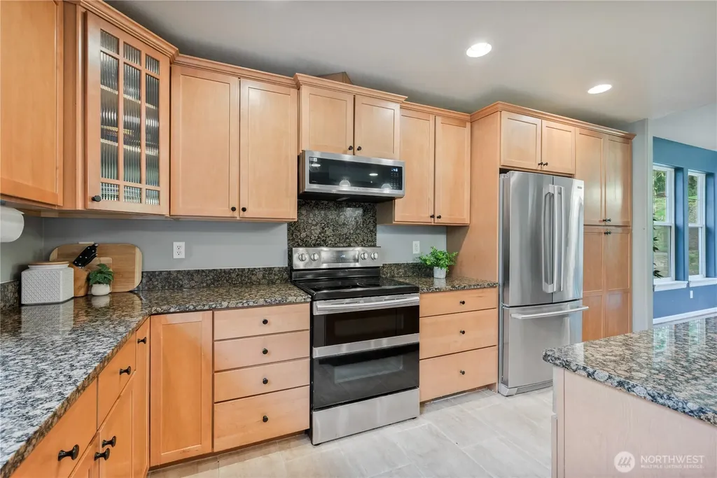 148 W Canyon View Drive Longview WA 98632