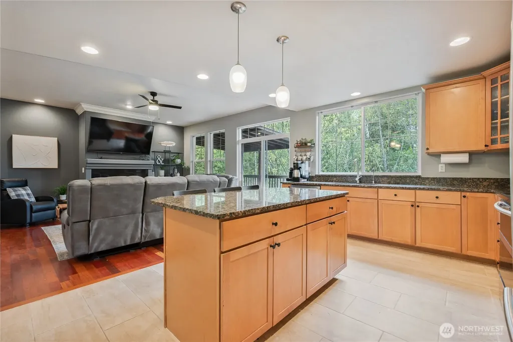 148 W Canyon View Drive Longview WA 98632