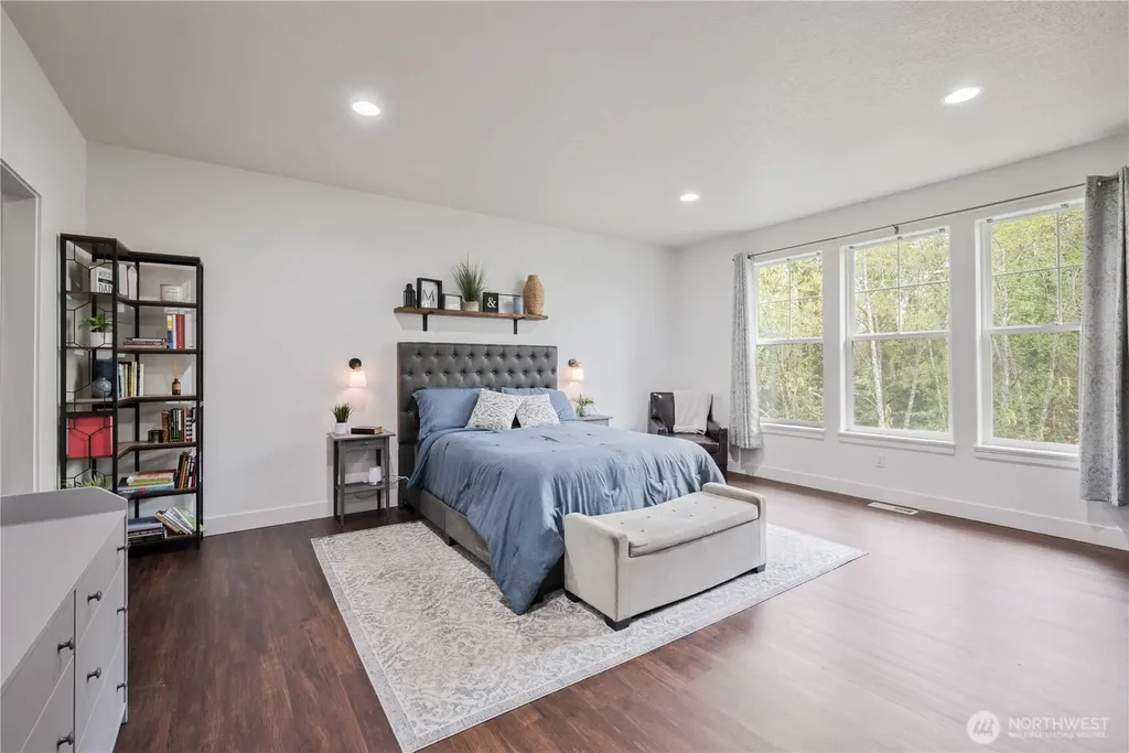148 W Canyon View Drive Longview WA 98632