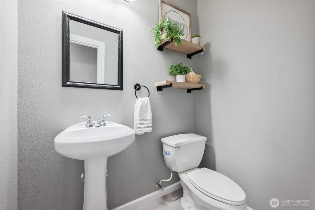 148 W Canyon View Drive Longview WA 98632