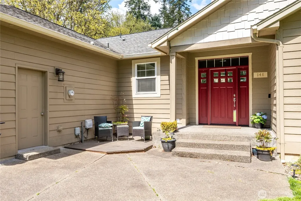 148 W Canyon View Drive Longview WA 98632