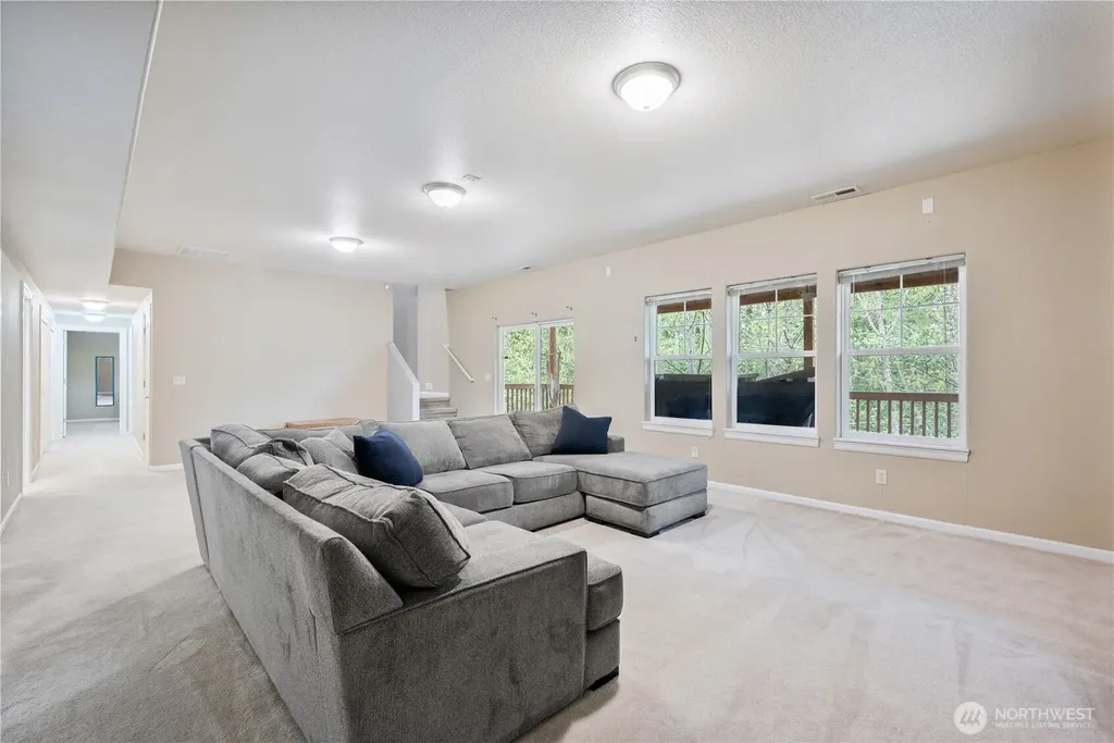 148 W Canyon View Drive Longview WA 98632
