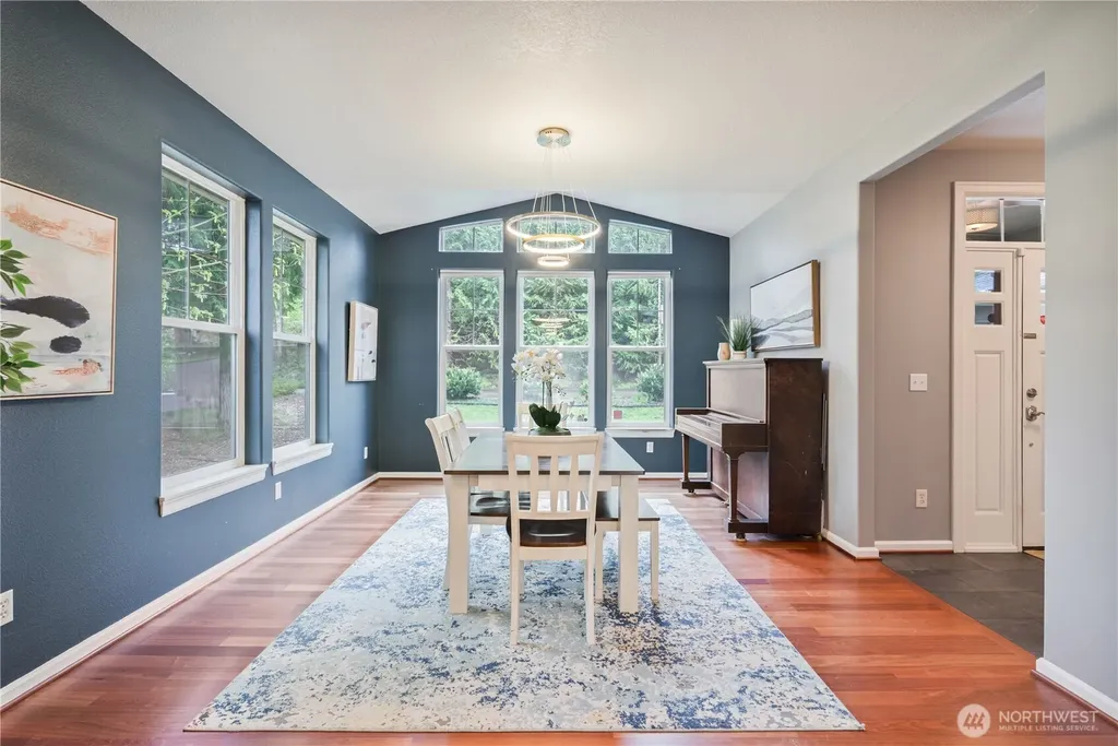148 W Canyon View Drive Longview WA 98632