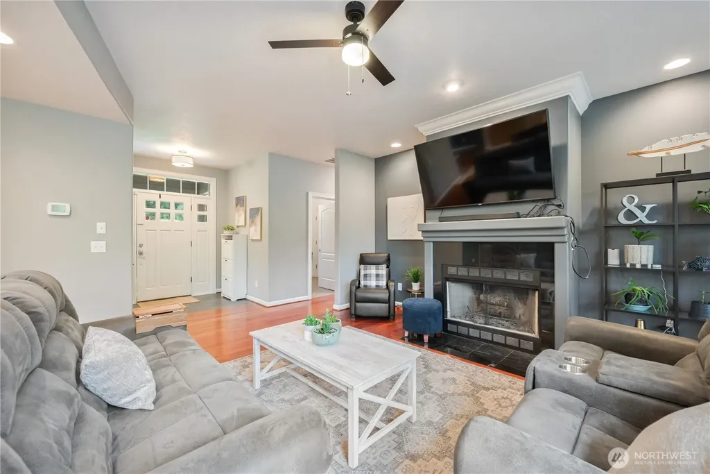 148 W Canyon View Drive Longview WA 98632