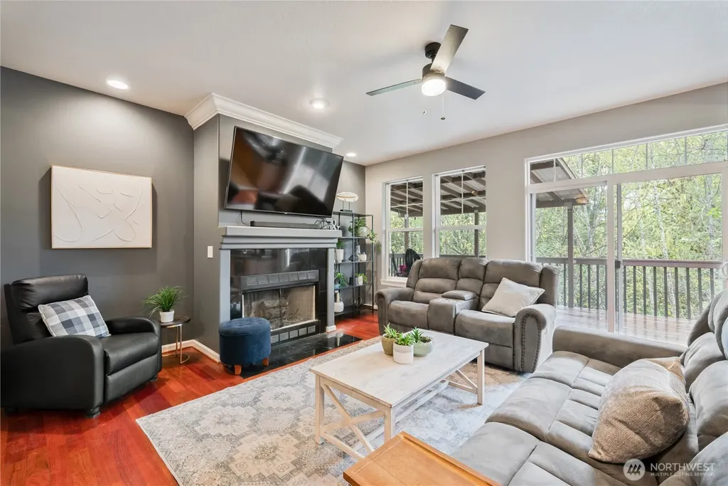 148 W Canyon View Drive Longview WA 98632