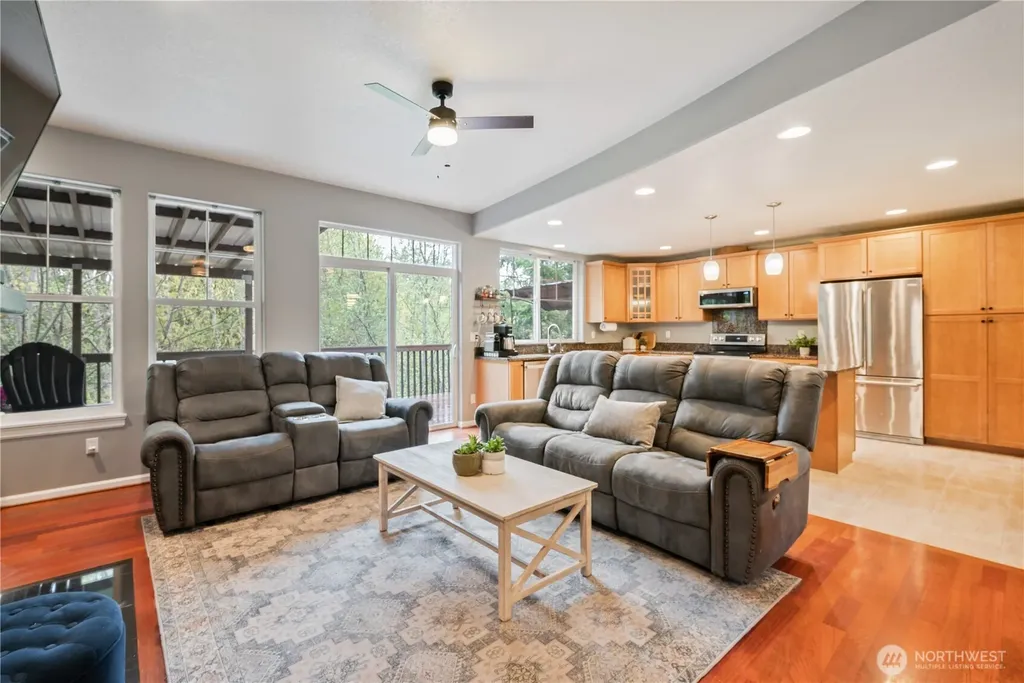 148 W Canyon View Drive Longview WA 98632