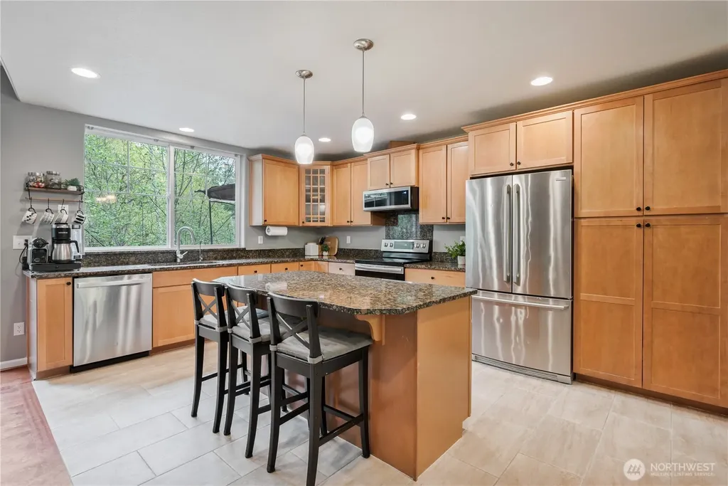 148 W Canyon View Drive Longview WA 98632