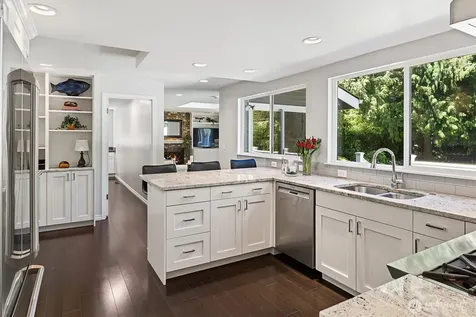 11000 SE 24th Place Bellevue WA 98004