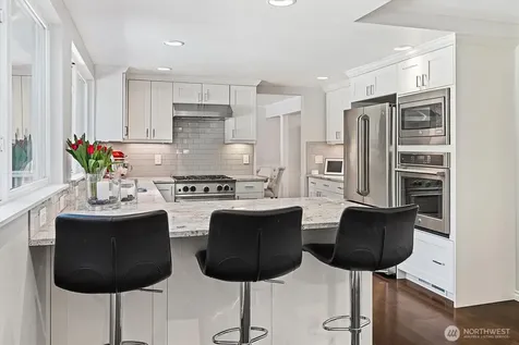 11000 SE 24th Place Bellevue WA 98004