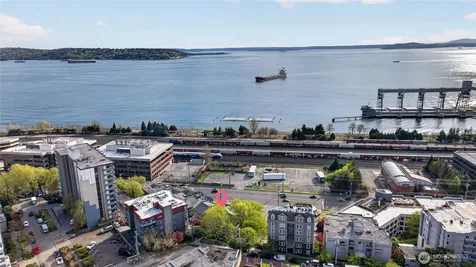 524 6th Avenue W Seattle WA 98119
