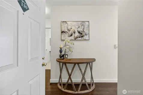 524 6th Avenue W Seattle WA 98119