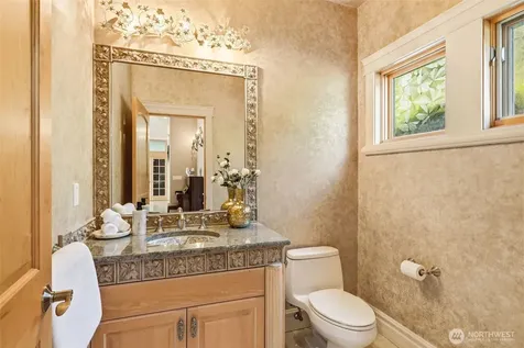 2837 E Lake Sammamish Parkway NE Sammamish WA 98074