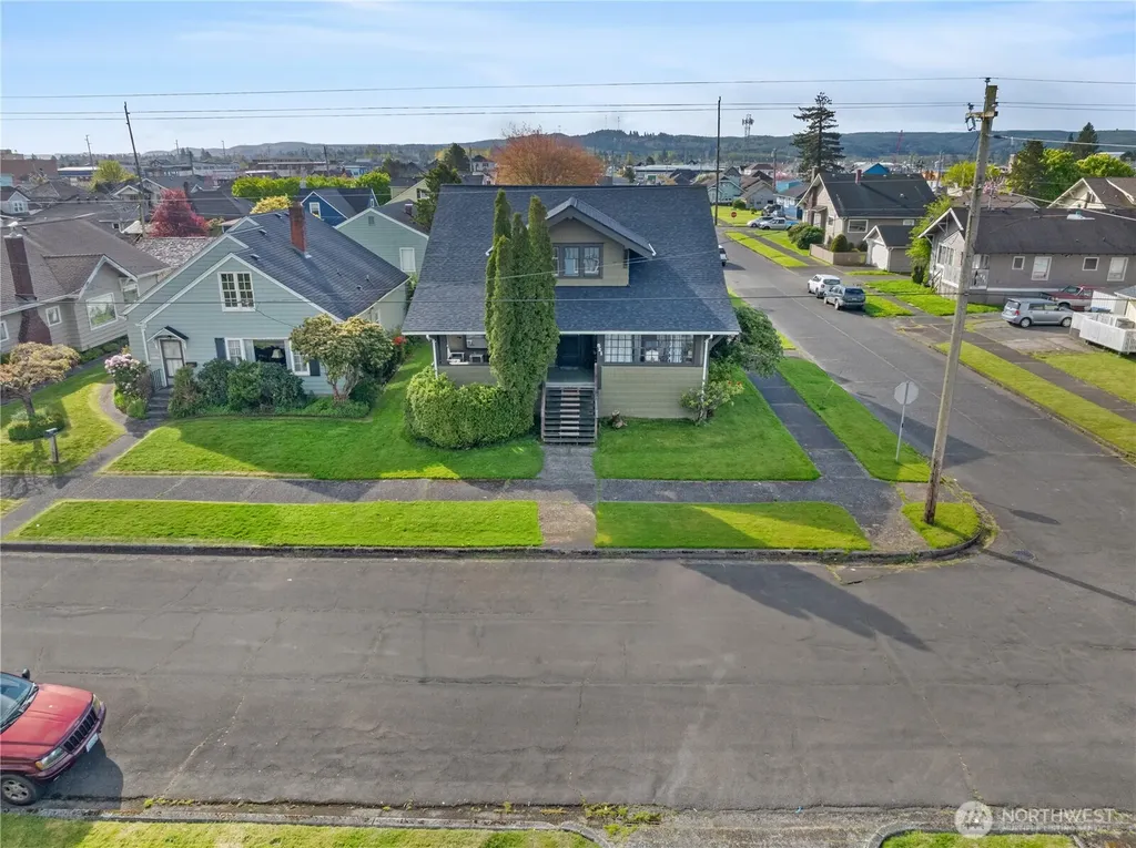 521 W 3rd Street Aberdeen WA 98520