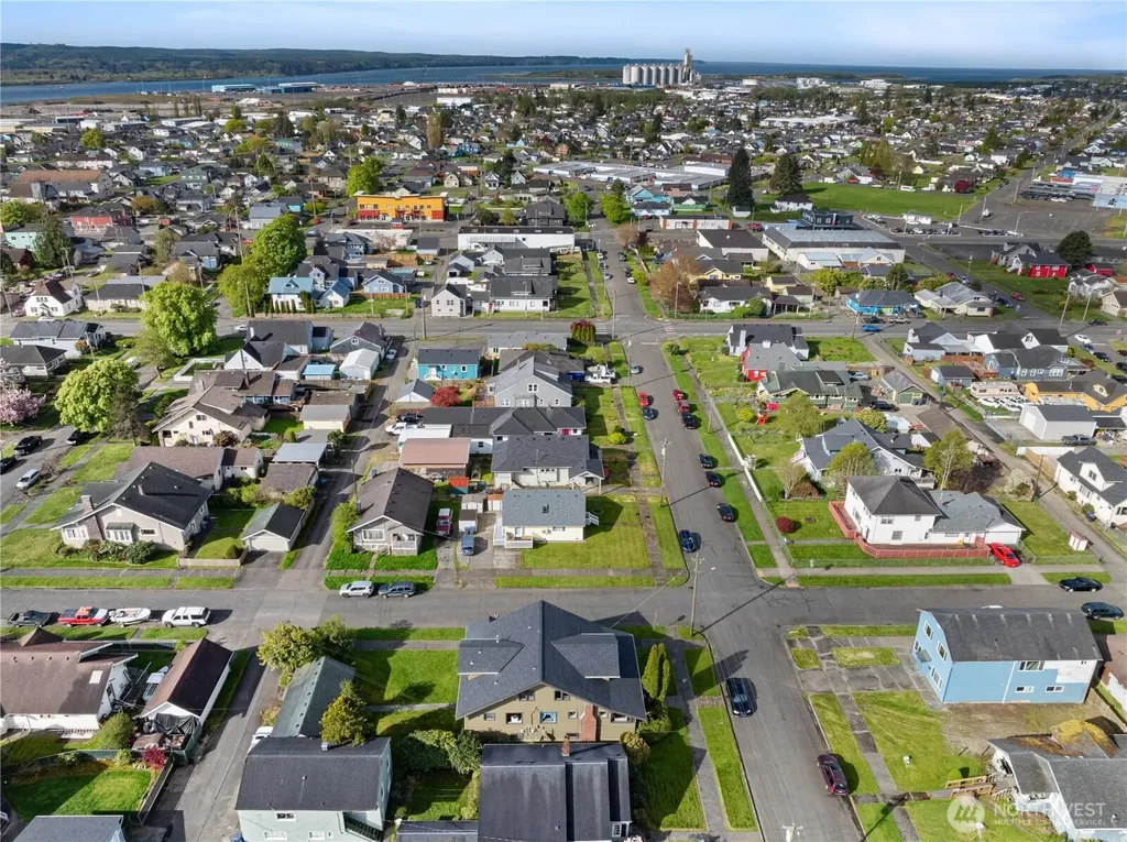 521 W 3rd Street Aberdeen WA 98520