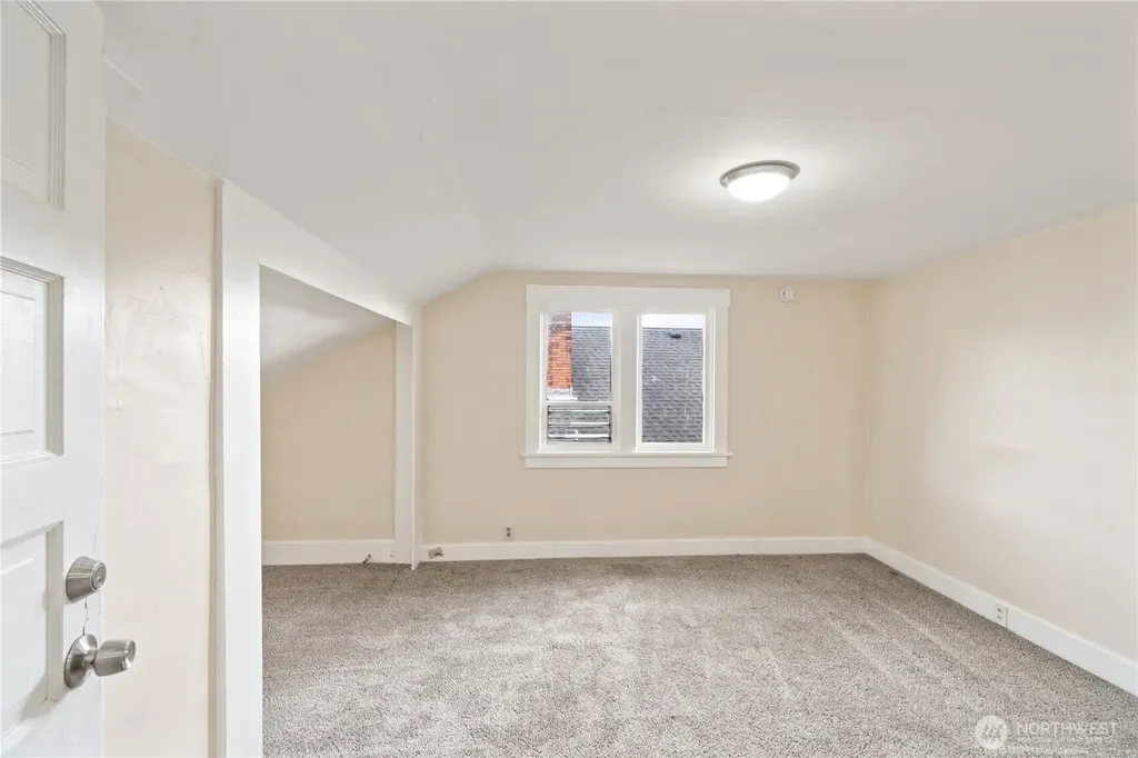 521 W 3rd Street Aberdeen WA 98520