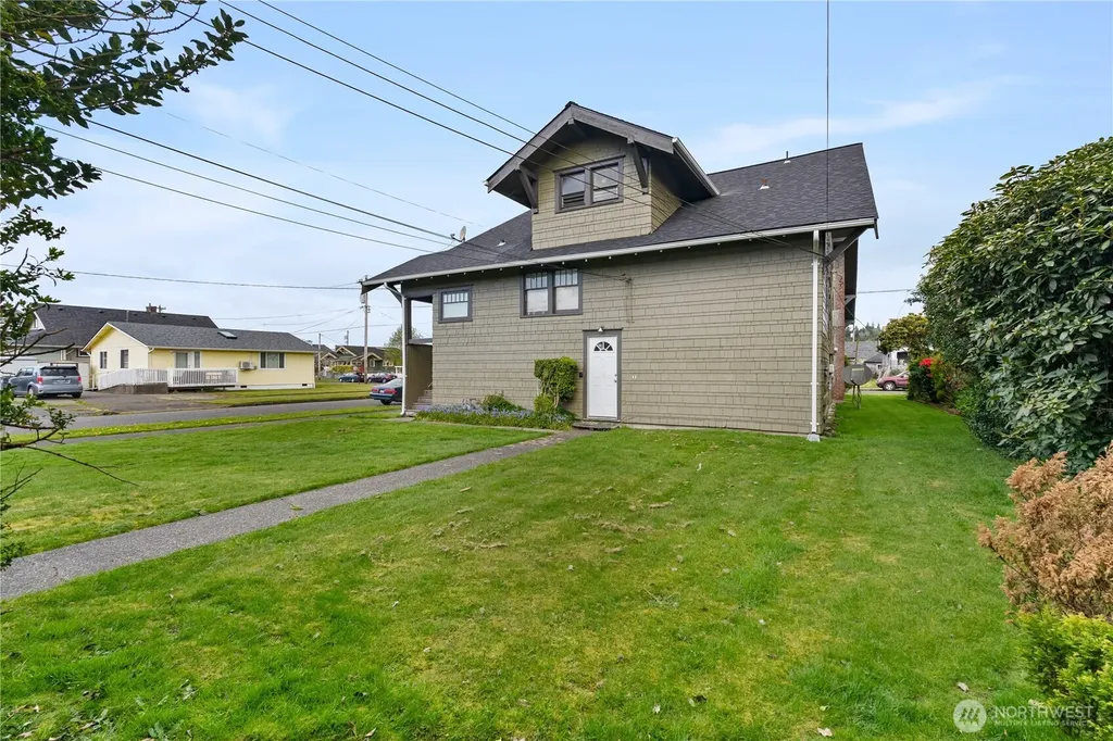 521 W 3rd Street Aberdeen WA 98520