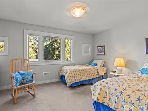 1727 Nile Avenue NE Renton WA 98059