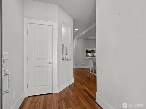 1727 Nile Avenue NE Renton WA 98059