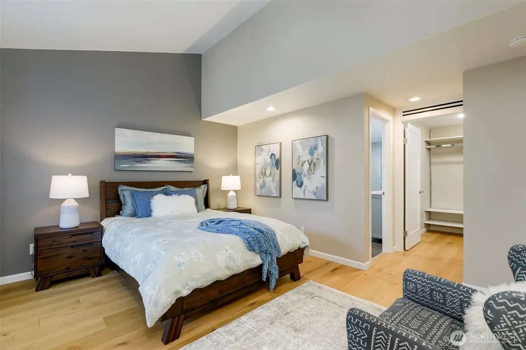 6001 60th Avenue NE Seattle WA 98115