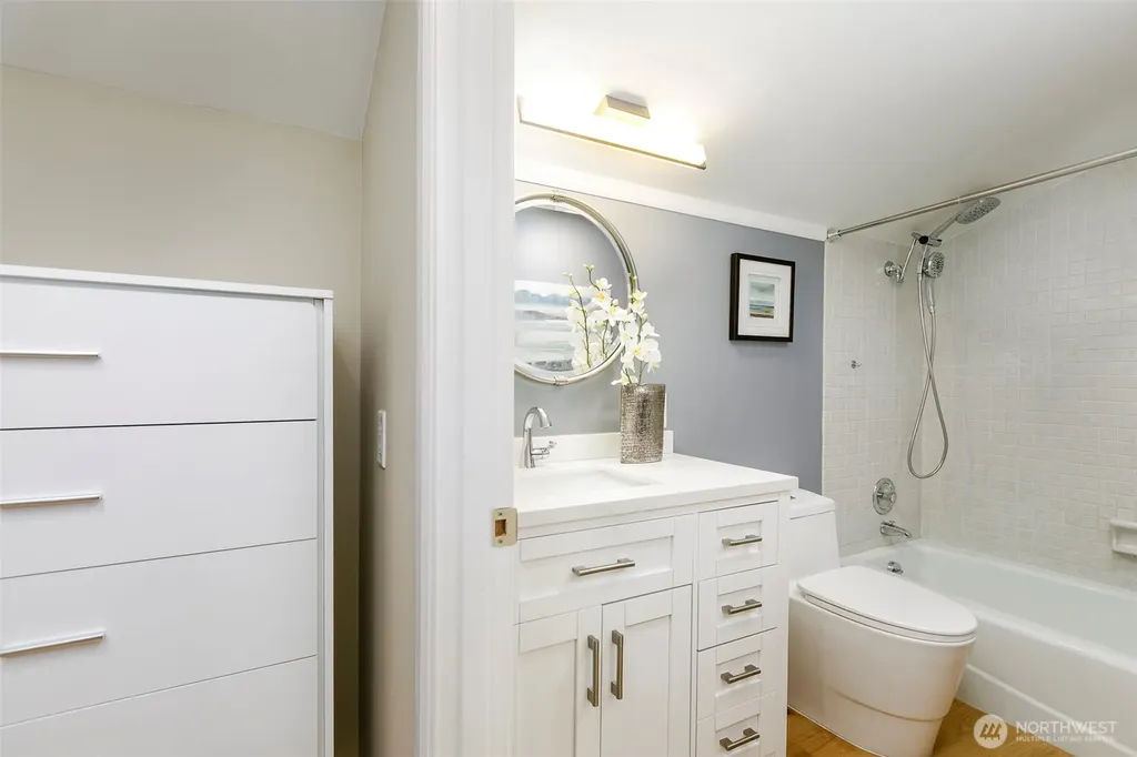 6001 60th Avenue NE Seattle WA 98115