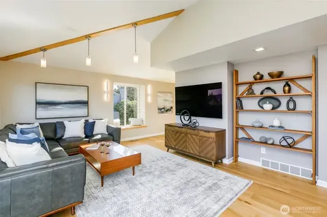 6001 60th Avenue NE Seattle WA 98115