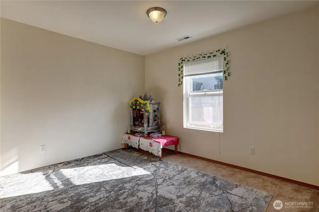 29704 SE 217th Pl SE Kent WA 98042