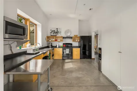 204 Shepard Way NW Bainbridge Island WA 98110