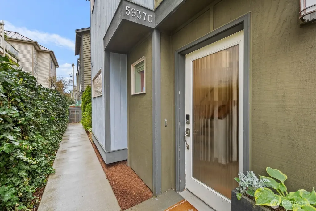 5937 California Avenue SW Seattle WA 98136