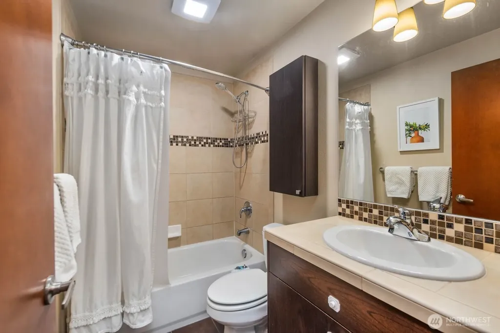 5937 California Avenue SW Seattle WA 98136