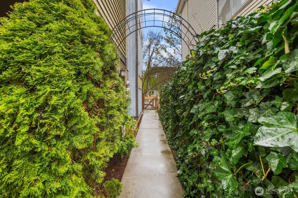 5937 California Avenue SW Seattle WA 98136