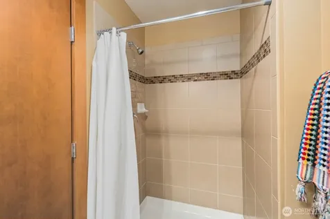 5937 California Avenue SW Seattle WA 98136