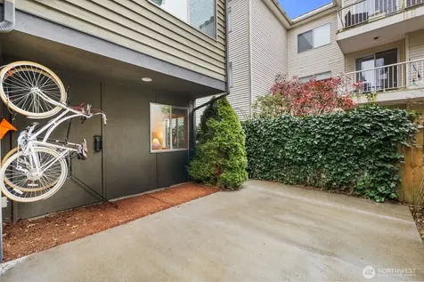 5937 California Avenue SW Seattle WA 98136
