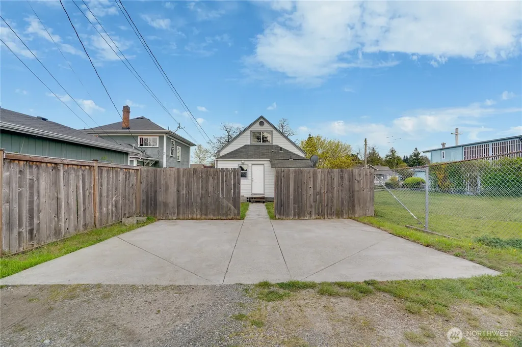 5414 S Pine Street Tacoma WA 98409