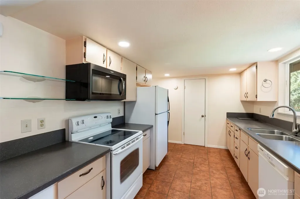 6811 36th Avenue SE Lacey WA 98503